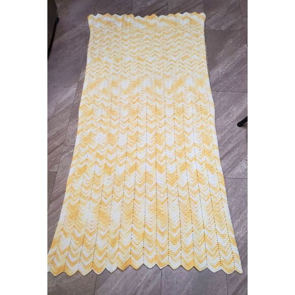Afgan Chevron Style Measures 44" x 88" - Picture 1 of 2